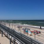 Rozległa plaża w Sarbinowie